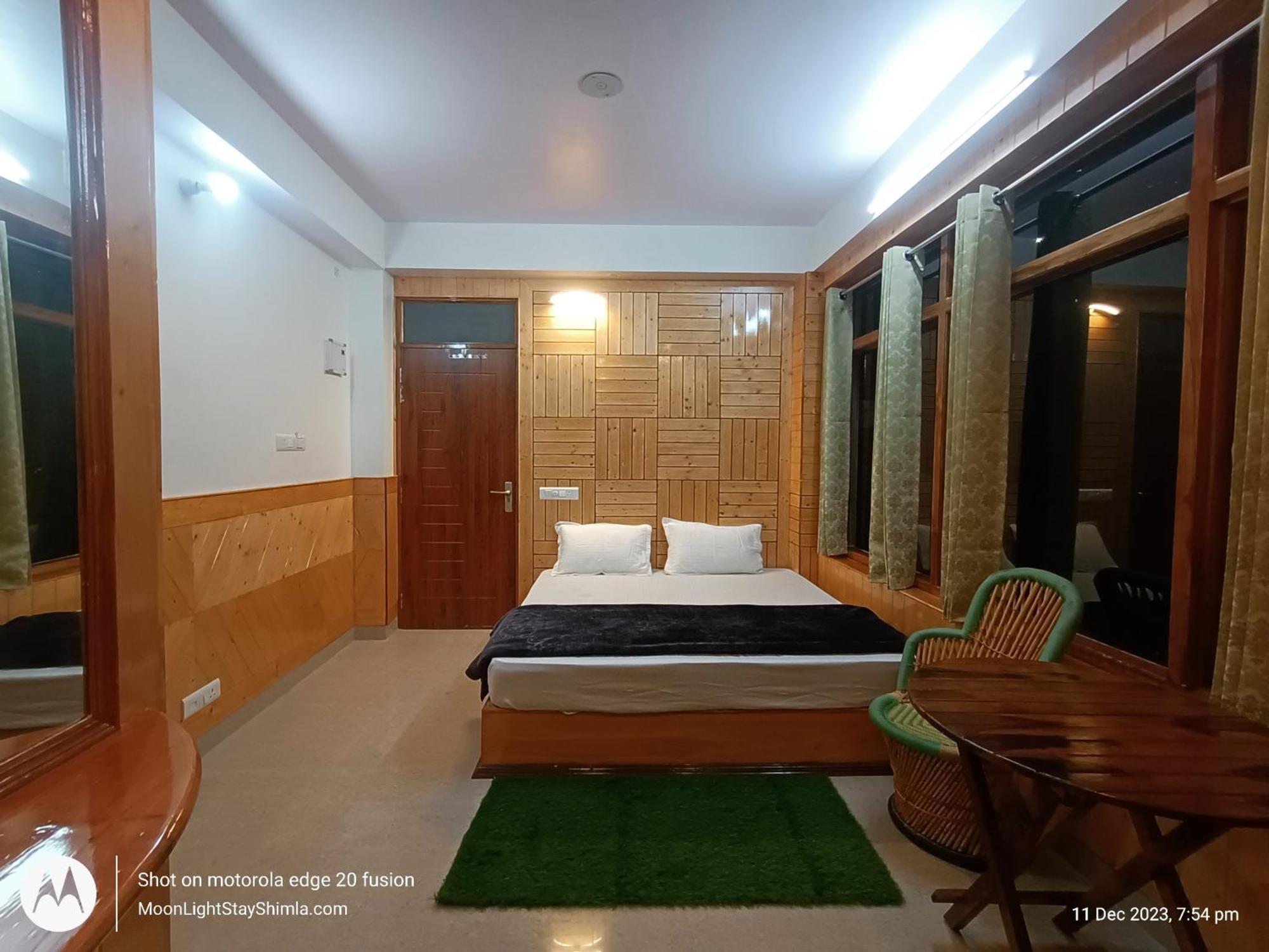 The Moonlight Stay - Shimla Ruang foto